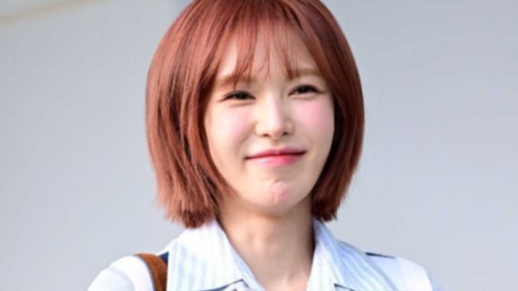 Wendy from Red Velvet heads to SBS for her radio show recording. She also announced her first solo world tour and released a new MV.