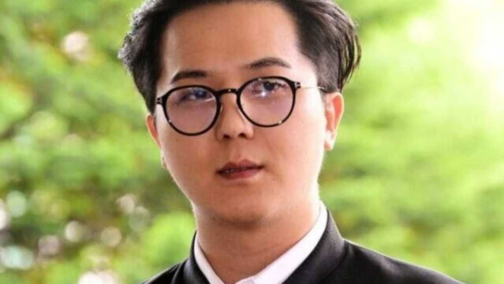 ソン・ミノの兵役法違反疑惑に関連し、服務管理者A氏が共謀を否定。A氏は虚偽の勤怠処理を認めつつ、ソン・ミノとの共謀を否定。