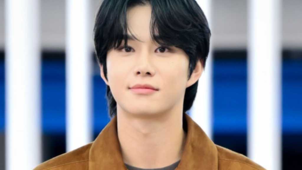 NCT's Jungwoo flew to Milan for the TOD'S fashion show. Excitement builds as four members are selected as MCs for MBC's virtual festival.