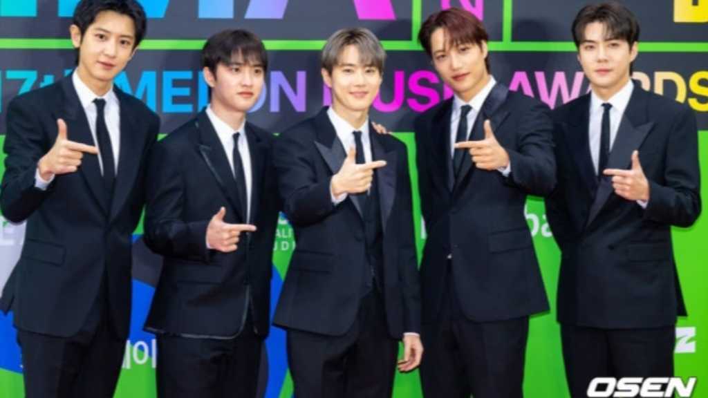 After 8 years, EXO performed at the 2025 MelOn Music Awards, leading to emotional moments captured in photos shared by D.O. on Instagram.