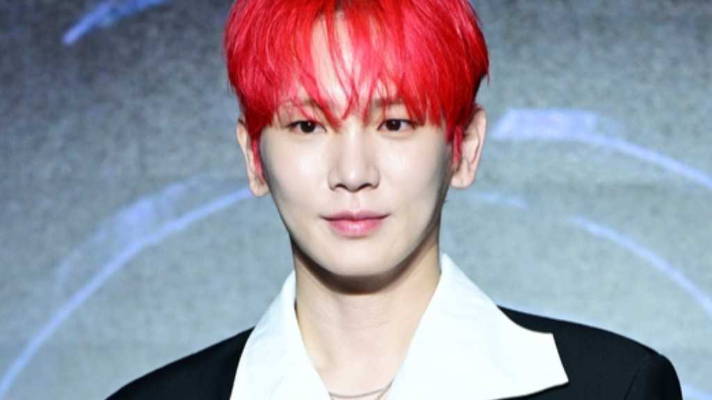Key of SHINee will miss the recording of 'Amazing Saturday' due to his US tour, following Park Na-rae's departure from the show.