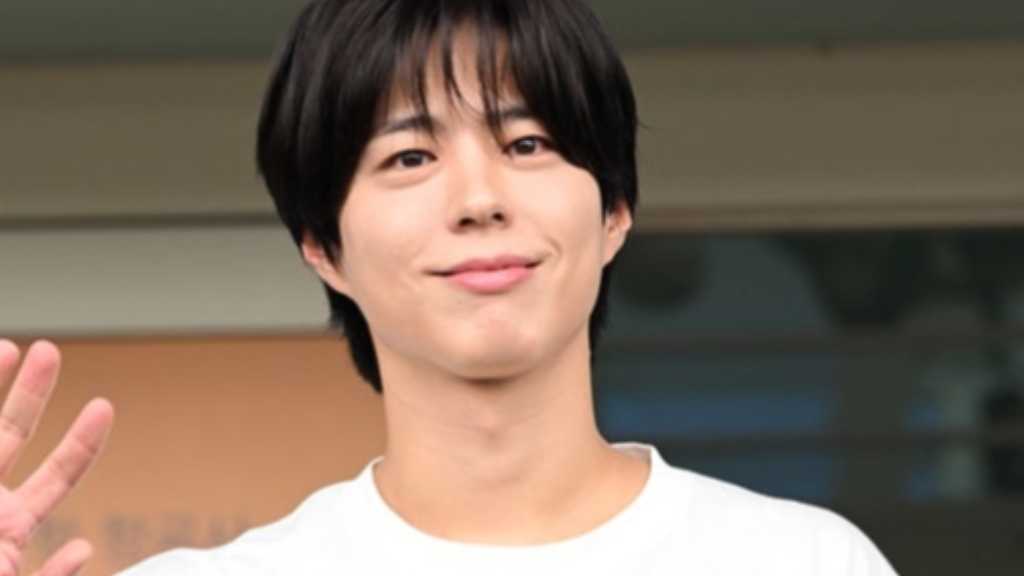 Park Bo Gum departs for Kuala Lumpur via Incheon for his 'PARK BO GUM 2025 FAN MEETING TOUR BE WITH YOU' on the afternoon of the 12th.