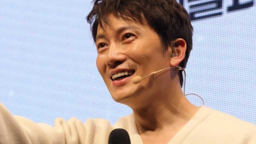 March features fan meetings, dramas, and variety shows including Chison's fan meeting and SEVENTEEN's Jun in a Chinese variety show.