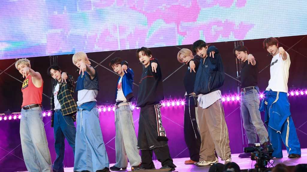 &TEAM held a fan showcase in Japan, celebrating their double million achievement and debuting the Japanese version of 'Back to Life.'