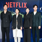 【PHOTO】チョンウ＆パク・ヒスンら、Netflix新シリーズ「模範家族」制作発表会に出席