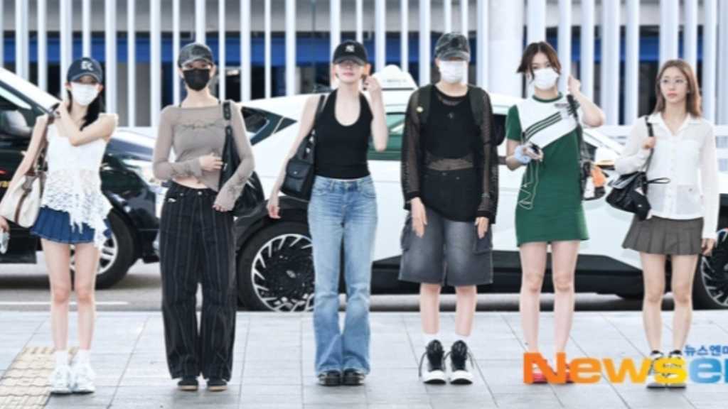 STAYC flew to Hong Kong for their '2025 STAYC TOUR' and released a special single 'I WANT IT' today.