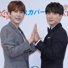 【PHOTO】SUPER JUNIOR キュヒョン＆イトゥク、10/1開催「KNTV 20th＆DATV 7th Anniversary Live」フォトセッションに登場“かわいくなるようにとってください！”