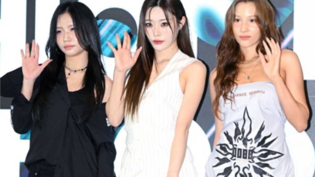 At the 'Fashion Code 2026 F/W' event, K-pop idols from I.MET.U, Ciipher, and others made appearances amid group changes.