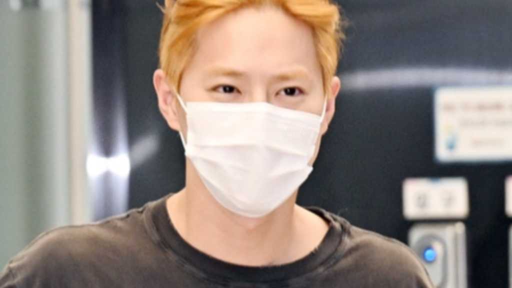 EXOのスホとカイが「SMTOWN LIVE」東京ドーム公演を終え、金浦国際空港を通じて帰国した。