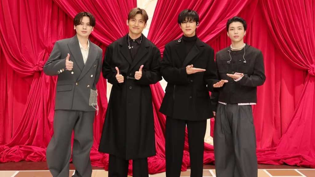 The 2025 FNS歌謡祭 featured top Korean artists like 東方神起 and NiziU, showcasing diverse performances and collaborations.