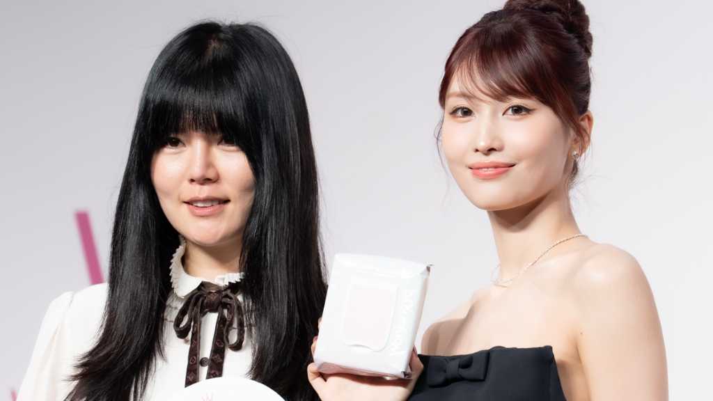 Wonjungyo, led by Wong Jung-yo, renews its popular skin pack and launches a collaboration with Chibi Maruko-chan, debuting at an event.