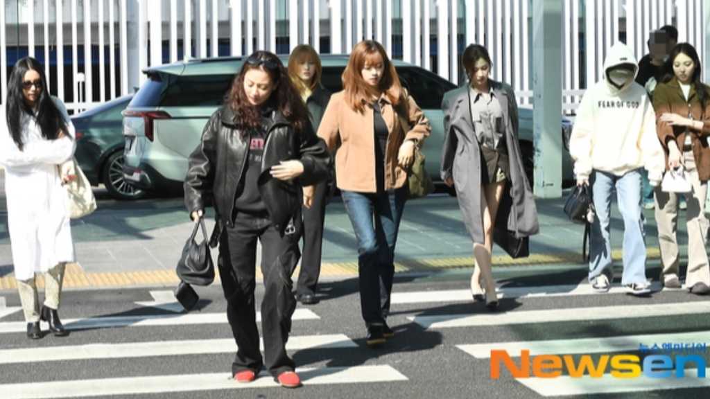 TWICEがワールドツアー「THIS IS FOR」で台湾へ出発。ヒット曲「Dance The Night Away」が4億回再生、ユニットMISAMOがブランドアンバサダーに就任。