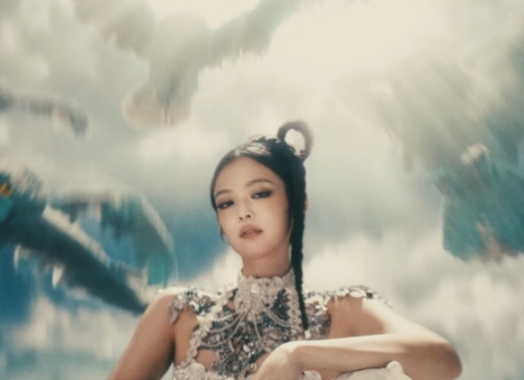 BLACKPINK ジェニー、新曲「ZEN」MVを電撃公開…圧倒的な存在感 - Kstyle
