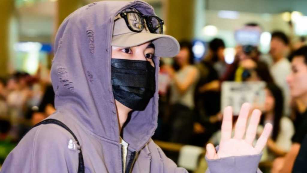 ZEROBASEONEが「2025 THE FACT MUSIC AWARDS」に出演後、仁川国際空港に帰国。