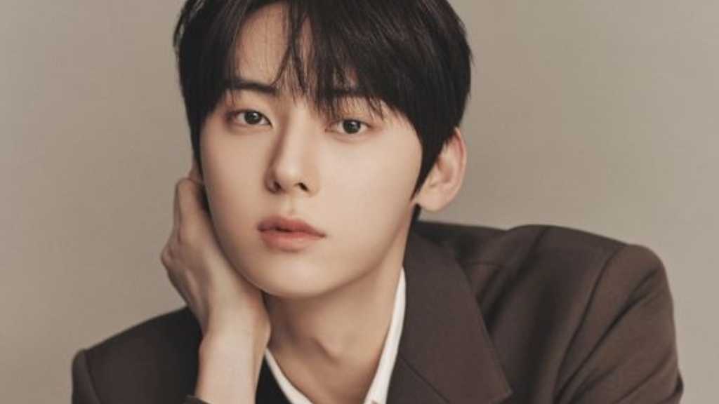 Fan Minhyun releases new song "Truth," a pop ballad about unwavering truth in relationships, captivating fans with his performance.