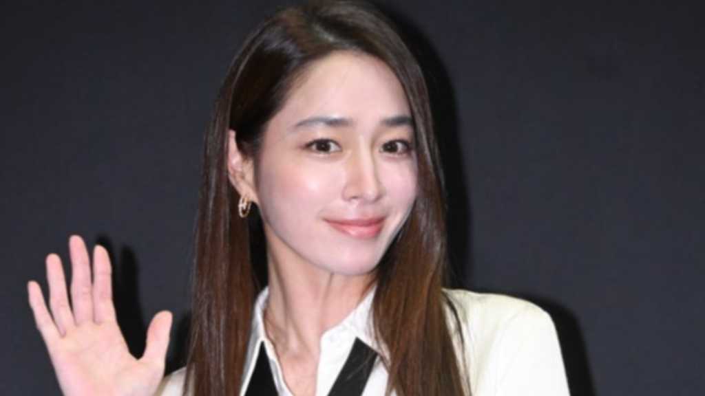 A Simmons Beautyrest Black photocall was held in Seoul, attended by Lee Min-jung, Lee Soo-hyuk, Hyeri, Im Ji-yeon, and others.