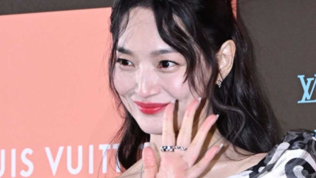 Shin Mina attended a Louis Vuitton event in Seoul, joined by stars like BTS's J-Hope, Stray Kids' Felix, and BLACKPINK's Lisa.