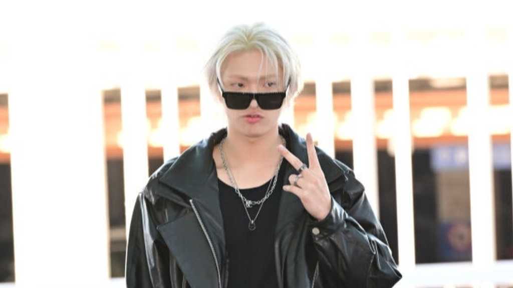 ATEEZ's MINGI left for an overseas schedule. He previously suffered a finger fracture during a performance. Yunho enjoyed Kamakura!