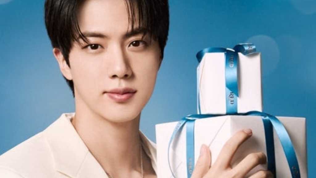 BTS member Jin's new holiday visuals for FRED showcase the stunning 'Force 10 Fred Hero Cut Bracelet' as the perfect gift this season.