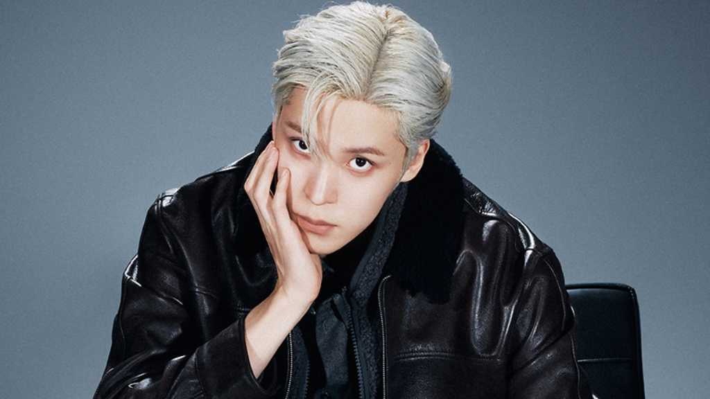 ATEEZのYUNHOがMaison Kitsuneの2026年秋冬コレクションを着用したビジュアルを公開。