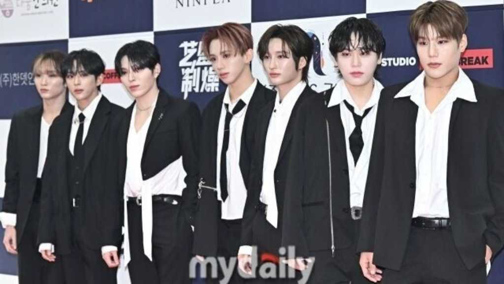 DKBがYouTubeでアイドル生活を公開。7年間収入0ウォンの現実や、音楽への情熱を語り、ファンへの感謝を表明した。