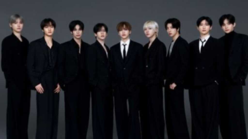 CRAVITY celebrates 7 years with a new leadership structure and a rebranding, showcasing maturity and unity in their latest album.