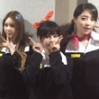 T-ARA、女子高生に変身！レトロな制服姿でチョン・ヨンロク＆D-UnitのRAMとポーズ