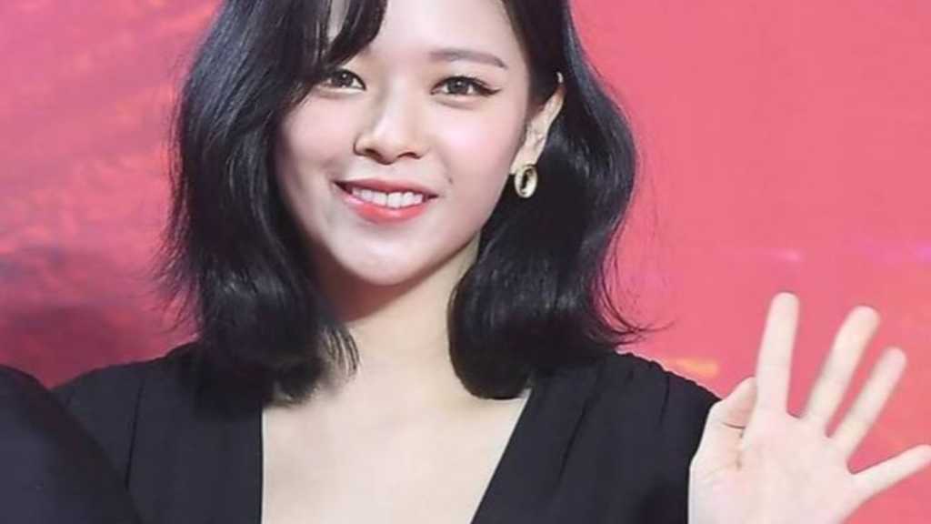 Jongyeon of TWICE will not attend the Bulacan concert due to health issues. JYP Entertainment prioritizes her recovery and apologizes to fans.