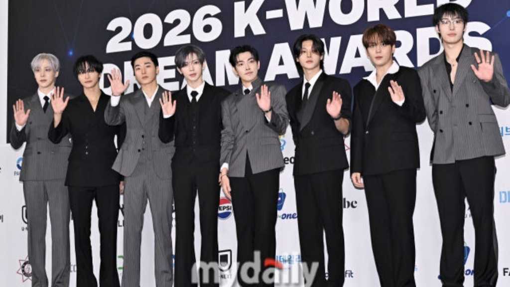 ATEEZ has announced a comeback with its new album, "GOLDEN HOUR : Part.6," set for release on November 13.