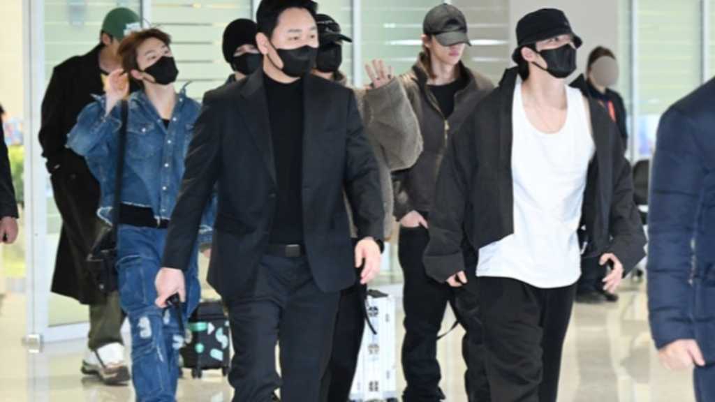 SEVENTEEN finishes their Japan tour in Fukuoka and arrives at Incheon Airport, celebrating a successful series of concerts.