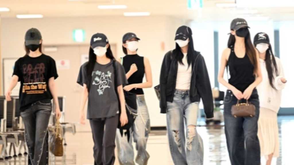 IVE left Gimpo International Airport for an overseas schedule. Their agency addressed 99 accounts for malicious posts and rights violations.