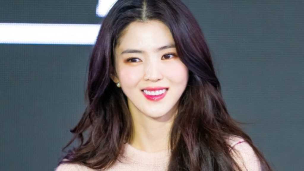 女優ハン・ソヒがイ・ジュンソク代表のInstagramに「いいね」を押した件は誤操作だったと説明。彼女は新作映画「PROJECT Y」に出演予定。