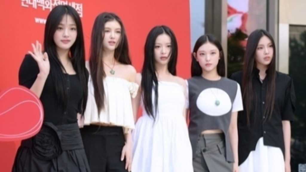 NewJeansのヘリンとヘインがADORに復帰し、ミンジ、ハニ、ダニエルも復帰の意思を示したが、事前協議がなかったため、今後の活動に疑問が残る。