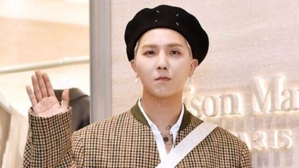 WINNERのソン・ミノが社会服務中に無断離脱し、総計102日間欠勤した疑惑が浮上。検察は彼の服務怠慢を追及中。