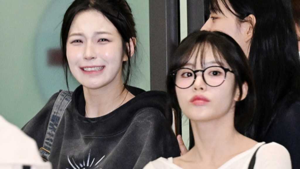 fromis_9 completed their world tour in Taipei and returned to Incheon International Airport. New lineups for music festivals were also announced.