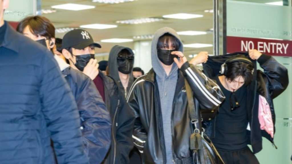 ZEROBASEONE returned to Korea after the '2025 MUSIC BANK GLOBAL FESTIVAL IN JAPAN' at the National Stadium, with 120,000 fans attending.