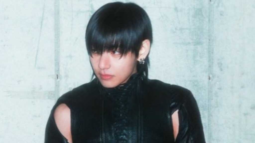 BTS's V ranks 2nd in global influencer charts, 1st on TikTok, and sets records for Instagram and TikTok followers.