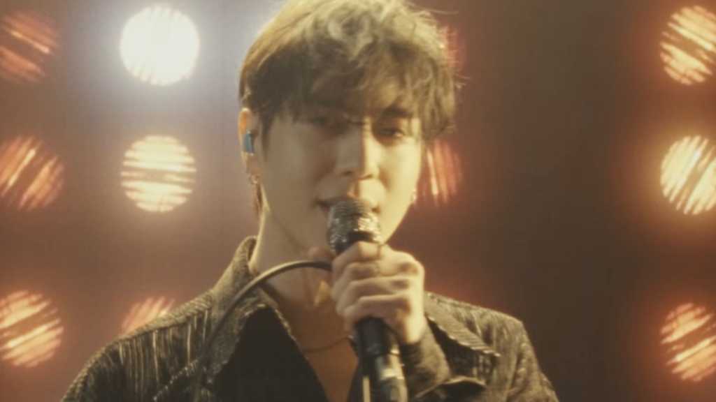 ユギョムが軍白期にファンへの愛情を示し、2ndアルバム「Interlunar」のライブクリップを公開。感動を届ける内容。