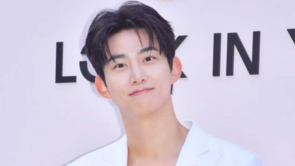 An SK-II popup store opening photo event was held in Seoul, attended by Taecyeon, Mina, Moon Ga-young, Kang Hoon, and Choi Minas.