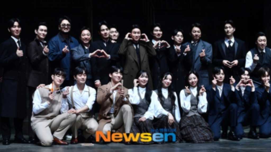 ミュージカル「ハーグ」のプレスコールが行われ、godやTIOT、元STELLAR、BESTieのメンバーが出席した。