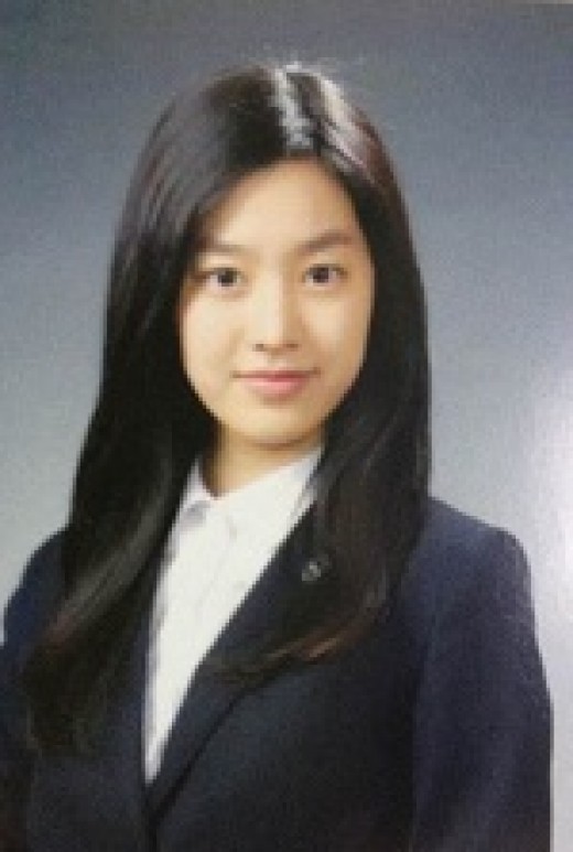 チン・セヨン カクシタル」チン・セヨン、制服姿の卒業写真を公開 - Kstyle