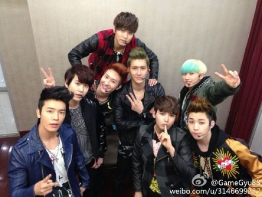 SUPER JUNIOR ドンへ、シャワー中の写真を公開“誰が撮ったの？” - Kstyle