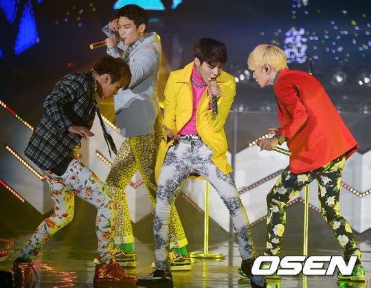 SHINee テミン 数多く Ephemeral ベースボールジャージ 緑 ショート
