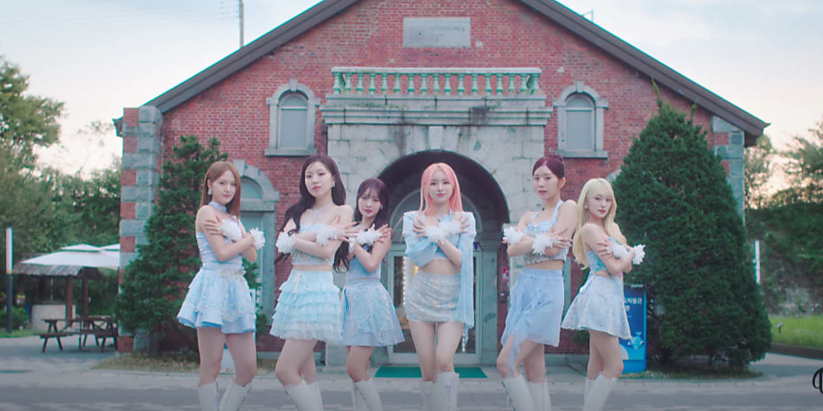 DreamNote's new single 'Joyful Green' MV showcases members in a mystical forest, captivating fans with its beauty and hopeful message.