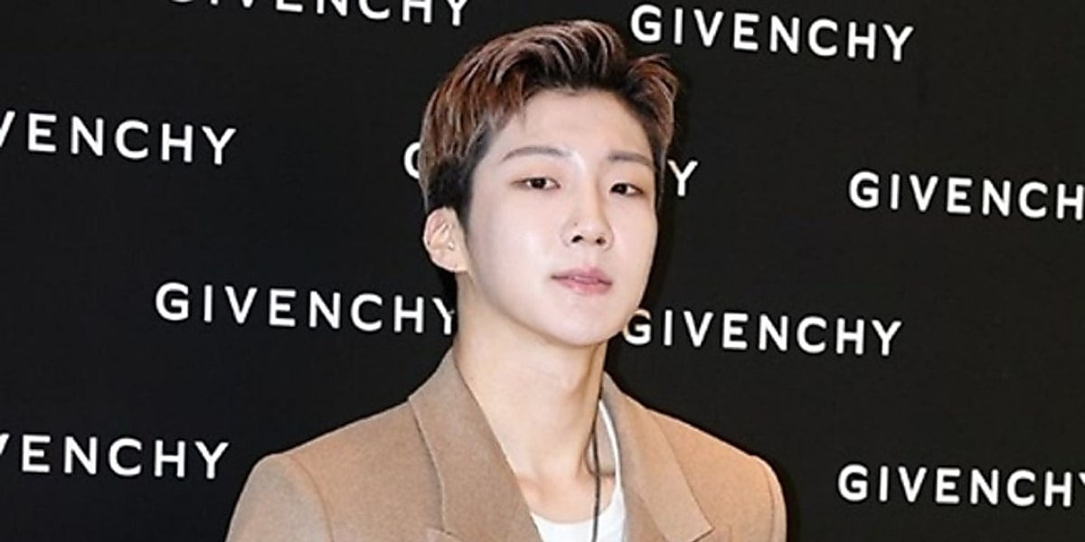 WINNERのイ・スンフンが始球式でダンスを披露し議論に。KBOは試合の流れを妨げないよう注意を促す公式コメントを発表。  