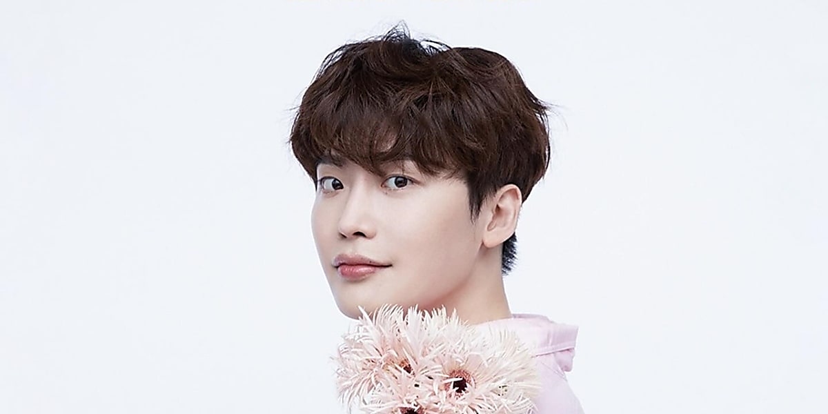 イ・ジョンソク、韓国でデビュー14周年を記念する展示会を開催！特別イベントも予告 - Kstyle