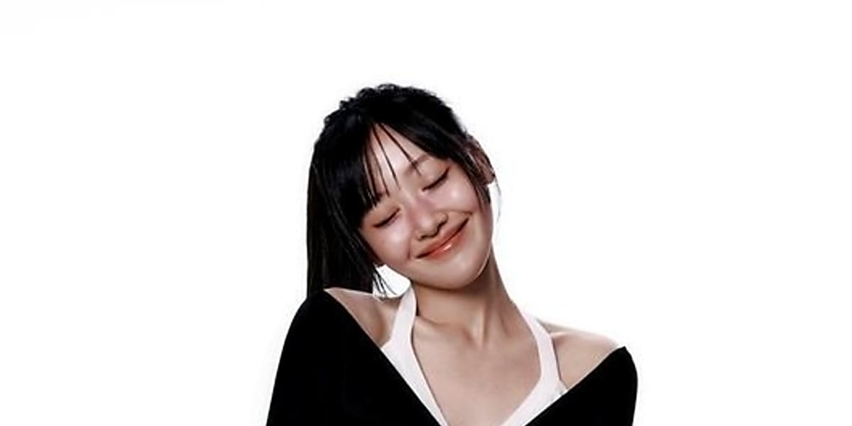 LOONAのイブがPAIX PER MILと専属契約。音楽的多様性を学び、アーティストとしてのスペクトルを広げる意欲を示す。