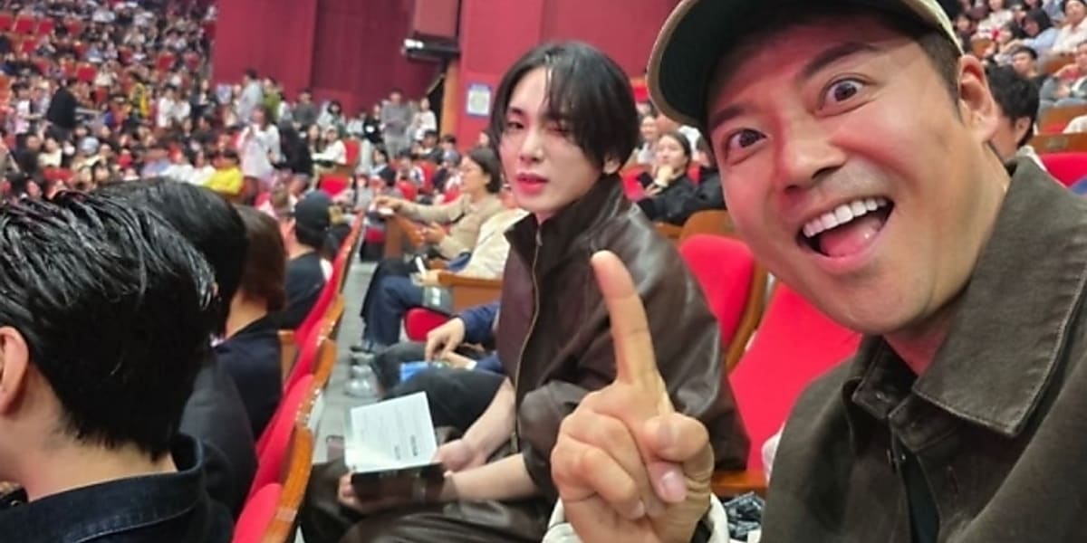 Chung Hyun-moo and Park Ji-won were spotted together at a 2NE1 concert, sparking dating rumors, which were quickly denied by her agency.