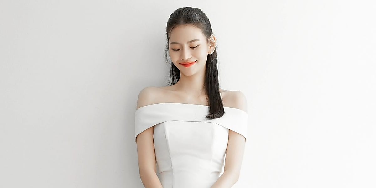 Singer ANDA announces marriage and pregnancy, starting a new chapter in her life with unexpected news and blessings from fans.