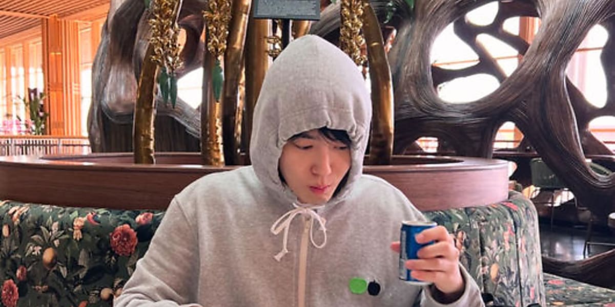 EXOのスホがインドを訪れ、旅行を楽しむ姿をInstagramに投稿。ファンは彼の笑顔に反応。  
